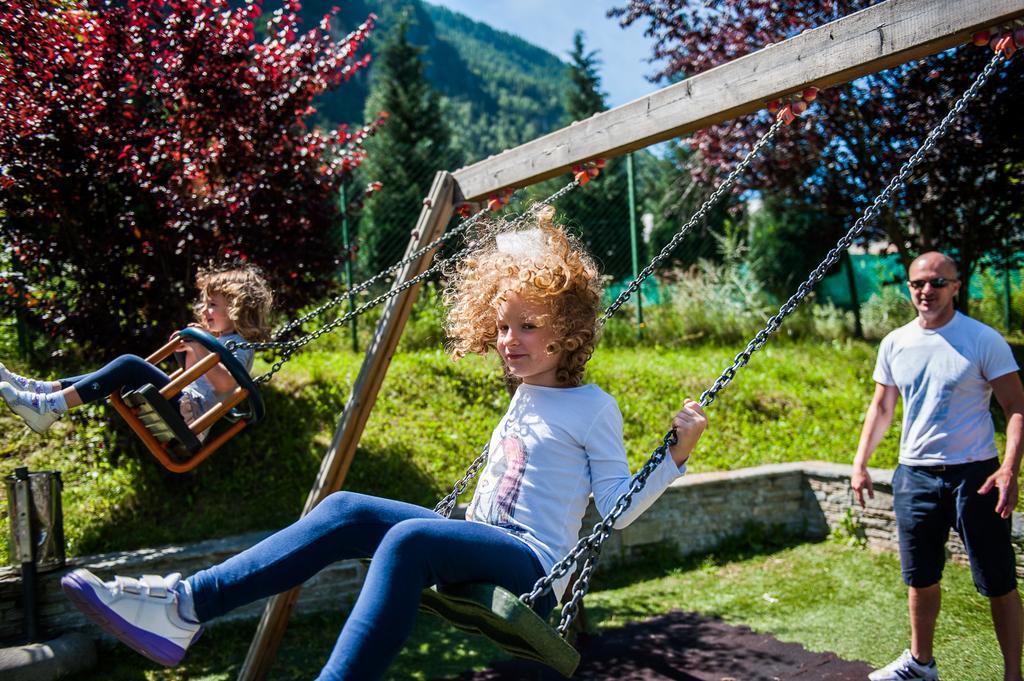 Villaggio Turistico Camping Cervino Antey-Saint-Andre Ngoại thất bức ảnh