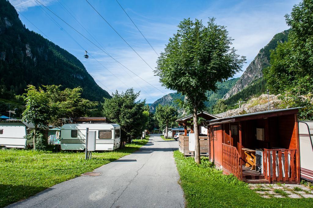 Villaggio Turistico Camping Cervino Antey-Saint-Andre Ngoại thất bức ảnh