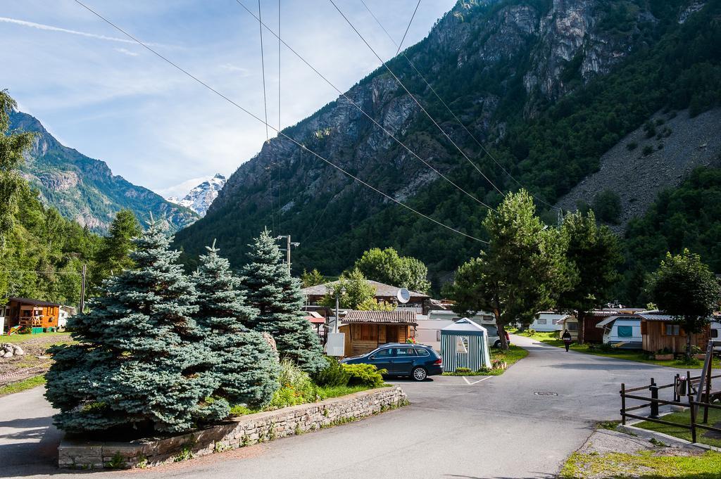 Villaggio Turistico Camping Cervino Antey-Saint-Andre Ngoại thất bức ảnh