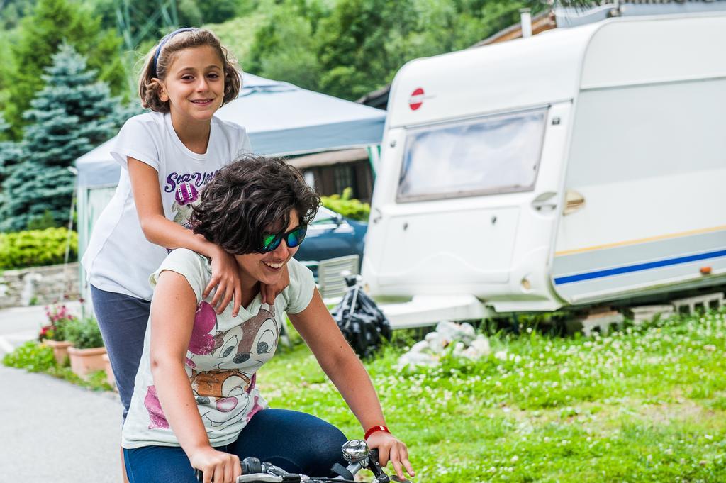 Villaggio Turistico Camping Cervino Antey-Saint-Andre Ngoại thất bức ảnh
